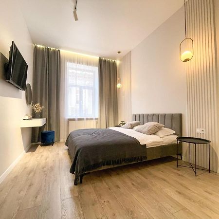 Апартаменти На Менцинського 6 Leópolis Exterior foto